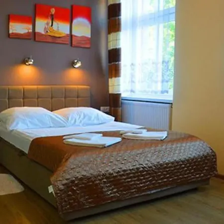 Sloneczna 民宿 尤斯托尼莫斯基