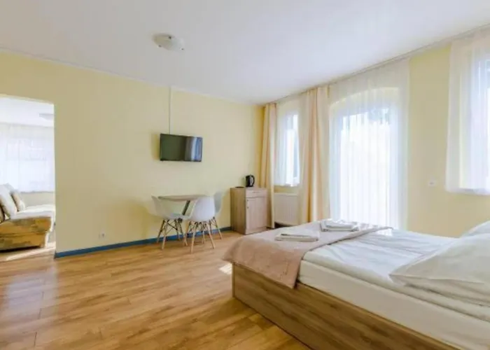 Sloneczna * 尤斯托尼莫斯基